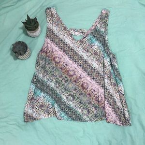 Bar Back Patterned Tank Top🌈 🌟